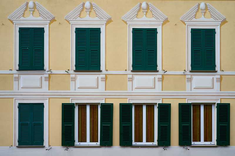 How to choose the right kind of window décor